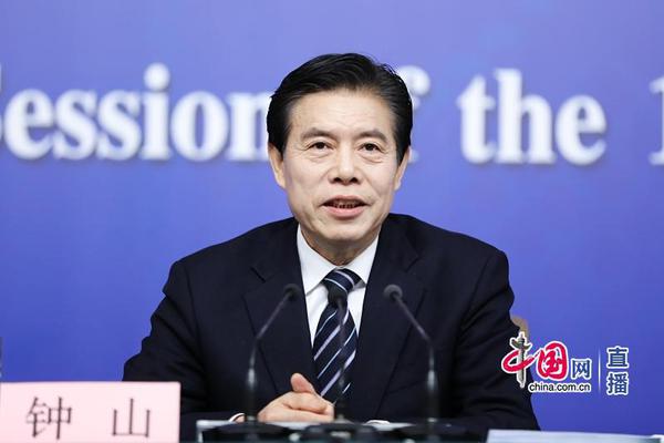網紅吃播泡泡龍突然離世：暴飲暴食，醫生告訴你危害有哪些？